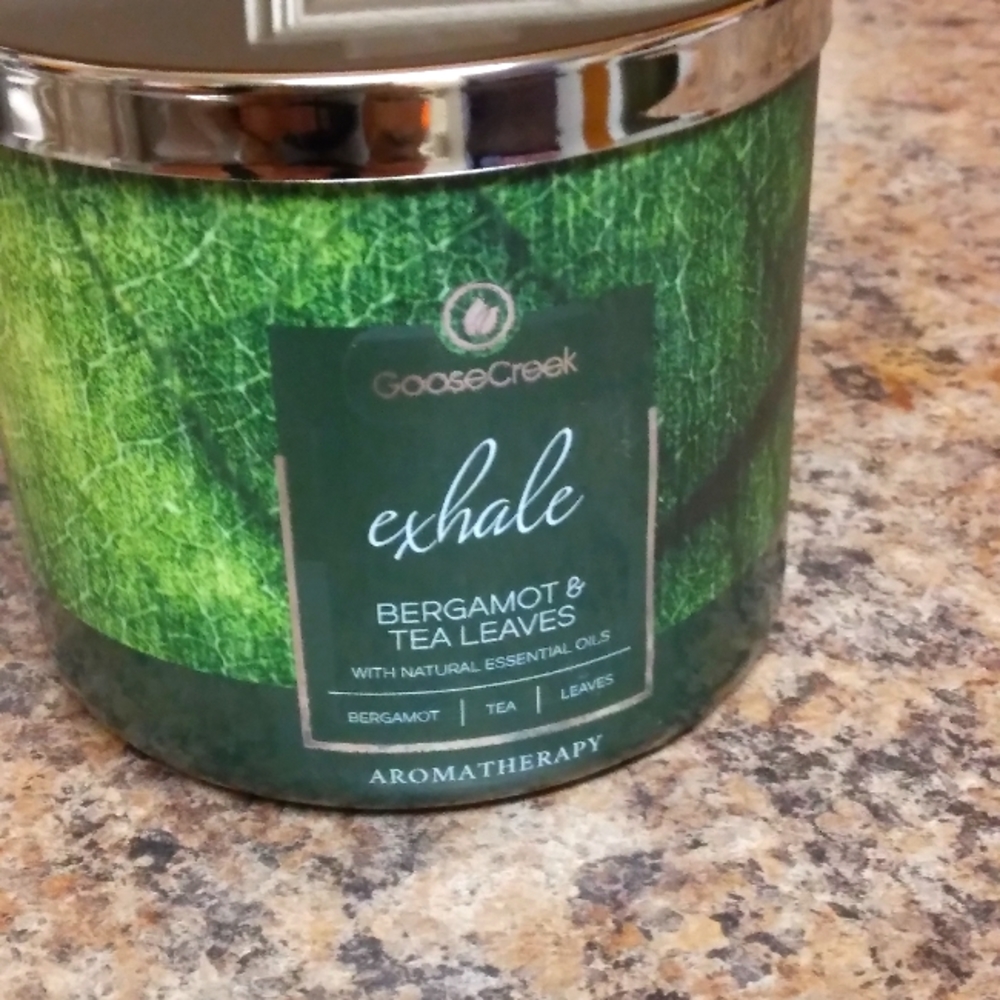 Goose creek 3-wick aromatherapy candles Exhale bergamot and leaves